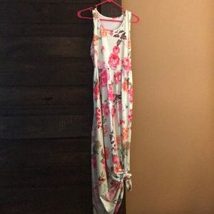 Mint floral maxi w/ pockets size small